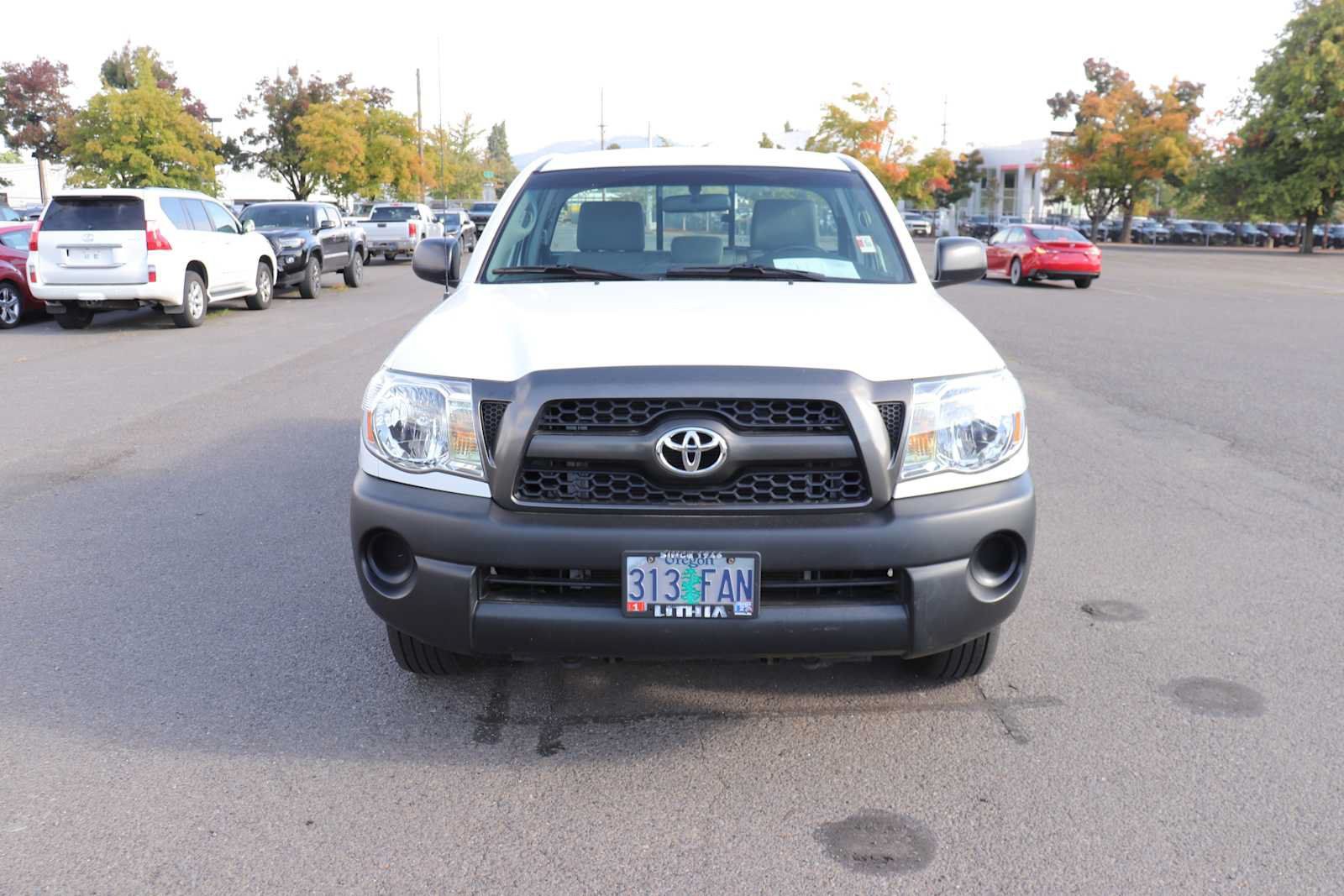 Used 2011 Toyota Tacoma 2WD Regular Cab image 2