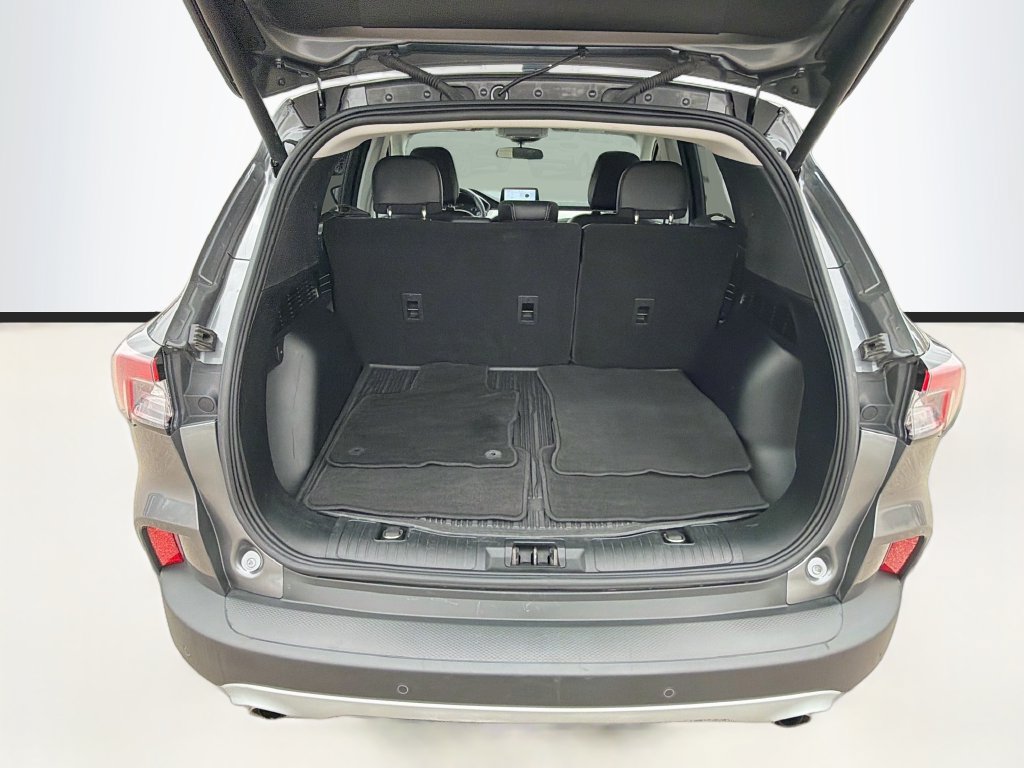 Used 2022 Ford Escape SEL w/ Equipment Group 302A AWD/4WD image 26