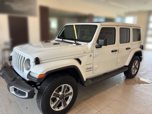 Used 2020 Jeep Wrangler Unlimited Sahara AWD/4WD image 4