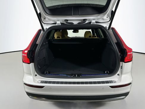 New 2026 Volvo V60 B5 Cross Country Ultra w/ Protection Package Premier image 30