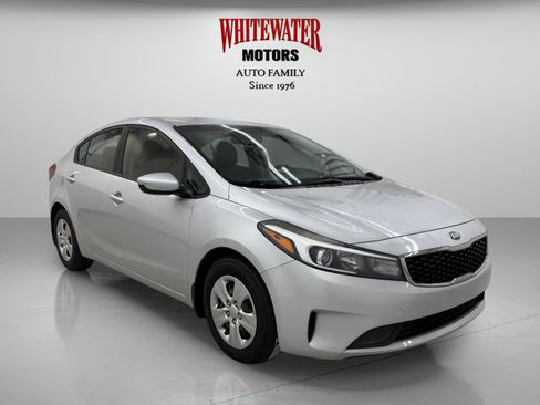 Used 2017 Kia Forte LX FWD image 5