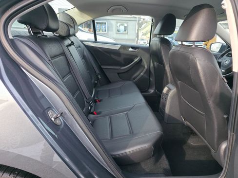 Used 2014 Volkswagen Jetta SE image 16
