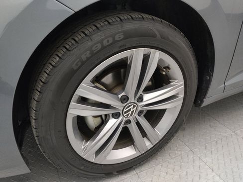 Used 2024 Volkswagen Jetta SE FWD image 31