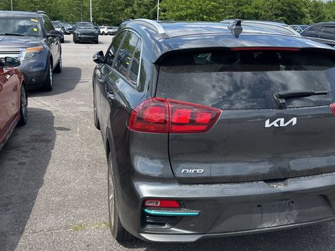 Certified 2022 Kia Niro EX FWD image 10