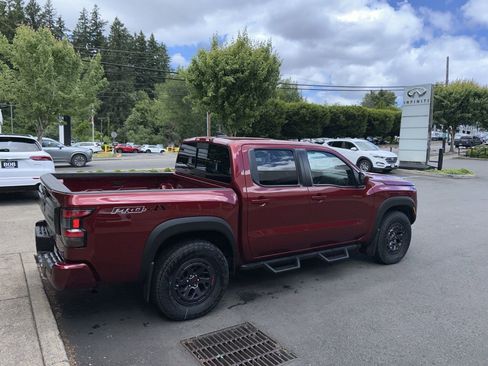 Used 2025 Nissan Frontier PRO-4X w/ Tow Package AWD/4WD image 5