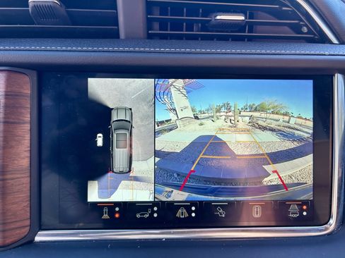 Used 2023 GMC Yukon Denali Ultimate image 25