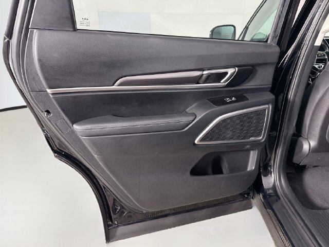 Used 2025 Kia Telluride S FWD image 25