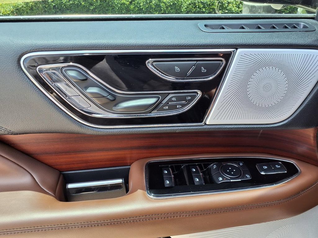 Certified 2024 Lincoln Navigator Reserve AWD/4WD image 22