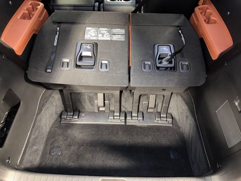 Used 2024 Kia Carnival SX Prestige FWD image 26