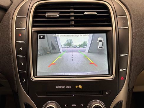 Used 2019 Lincoln Nautilus Select AWD/4WD image 36