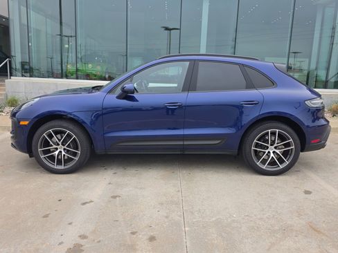Certified 2025 Porsche Macan AWD/4WD image 2