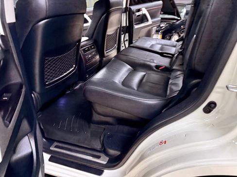 Used 2019 Toyota Land Cruiser w/ Preferred Accessory Package image 23