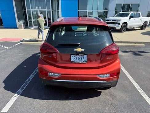 Used 2020 Chevrolet Bolt Premier w/ Infotainment Package FWD image 10