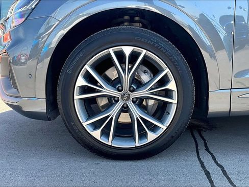 Used 2021 Audi Q8 Prestige w/ Prestige Package AWD/4WD image 11