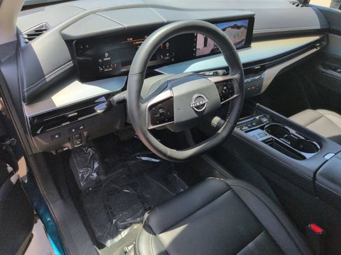 Used 2025 Nissan Murano SL w/ Cargo Package AWD/4WD image 2