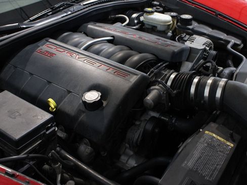 Used 2005 Chevrolet Corvette Coupe w/ Preferred Equipment Group RWD image 14