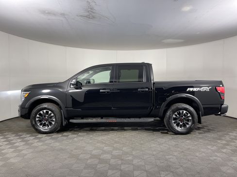 Used 2024 Nissan Titan PRO-4X w/ Pro-4x Convenience Package image 3