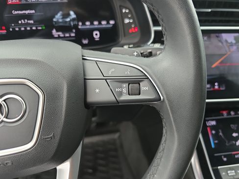 Used 2023 Audi Q7 2.0T Premium w/ Convenience Package AWD/4WD image 21