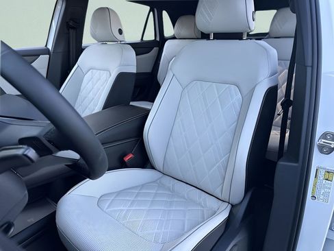 New 2026 Volkswagen Atlas Cross Sport SEL Premium R-Line image 11