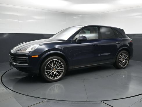 Used 2022 Porsche Cayenne AWD/4WD image 1