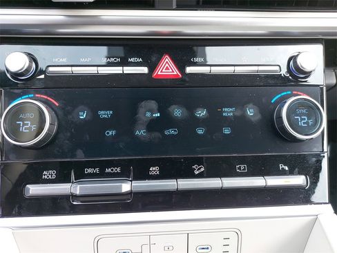 Used 2025 Hyundai Santa Fe SEL image 24