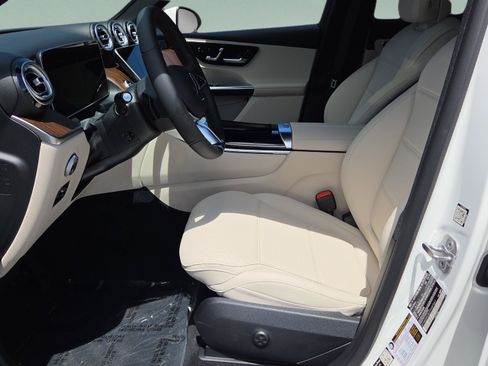 New 2026 Mercedes-Benz GLC 300 image 9