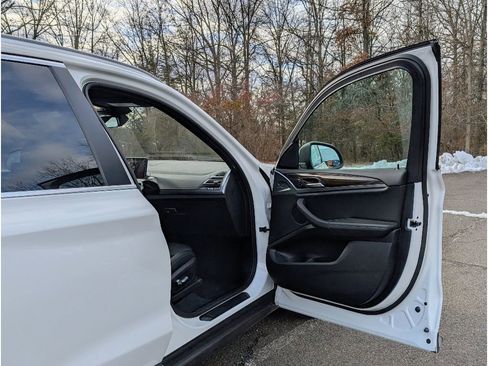 Used 2023 BMW X3 xDrive30i w/ Premium Package image 11