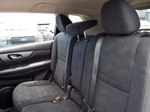 Used 2016 Nissan Rogue SV w/ SV Premium Package FWD image 18