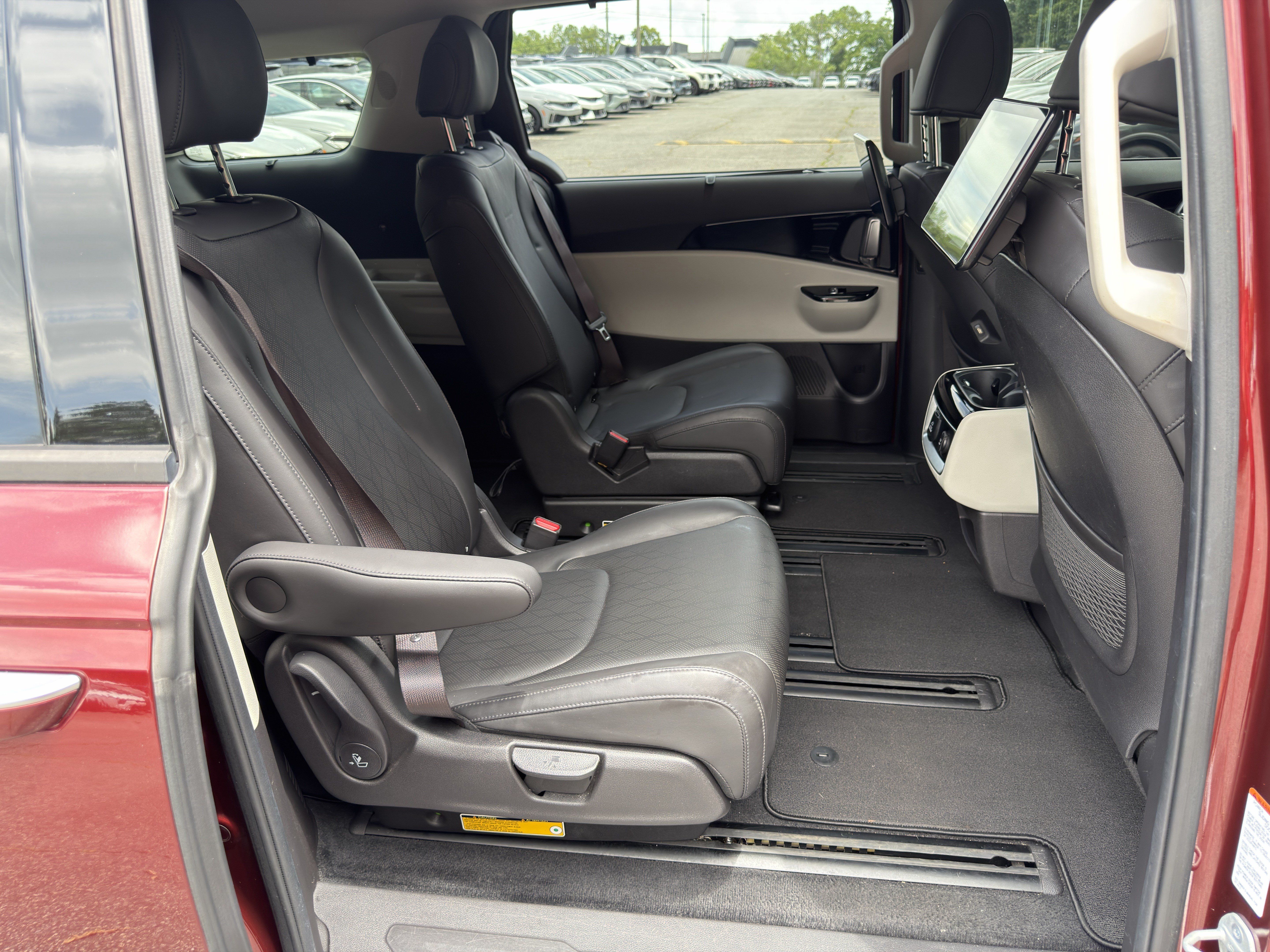 Used 2022 Kia Carnival SX FWD image 13