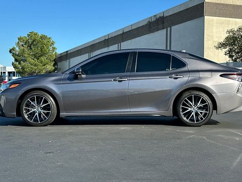 Used 2024 Toyota Camry SE image 9