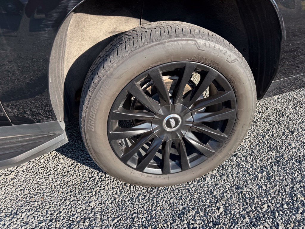 Used 2023 Cadillac Escalade ESV Premium Luxury AWD/4WD image 10