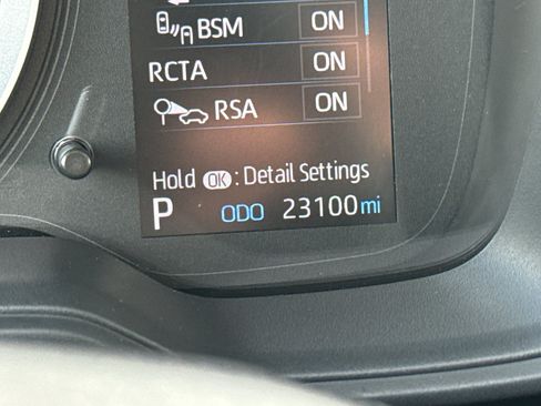 Used 2022 Toyota Corolla Cross LE image 19