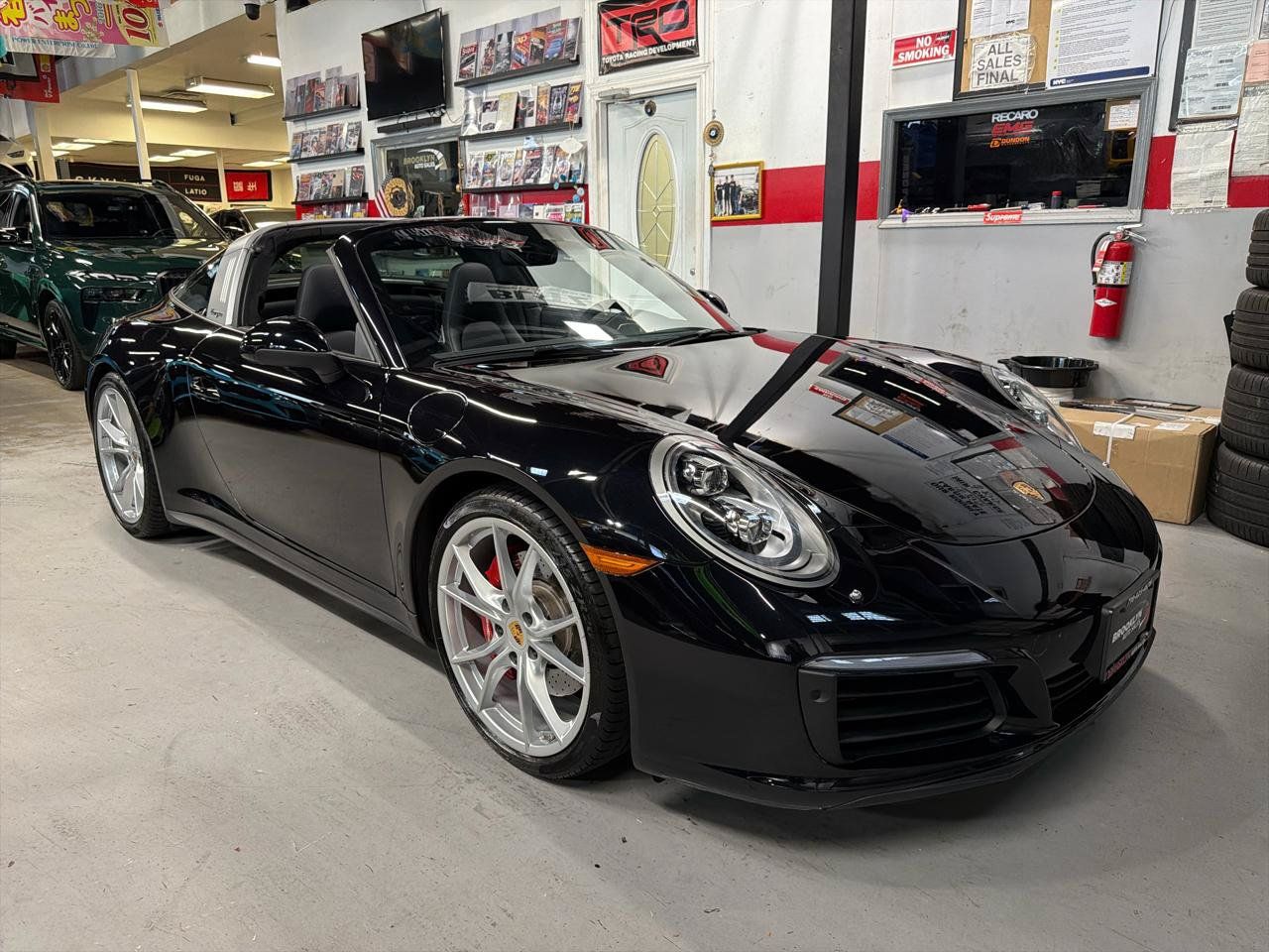 Used 2017 Porsche 911 Targa 4S AWD/4WD image 3