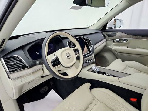 Certified 2024 Volvo XC90 T8 Ultimate w/ Protection Package Premier image 17