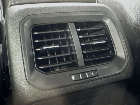 Used 2021 Volkswagen Tiguan SE R-Line image 30