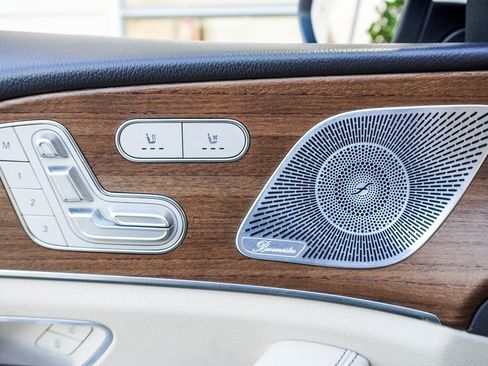 Used 2020 Mercedes-Benz GLE 350 w/ Premium Package image 18