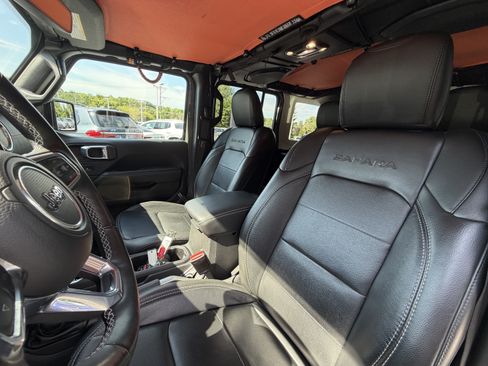 Used 2022 Jeep Wrangler Unlimited Sahara w/ Cold Weather Group AWD/4WD image 9