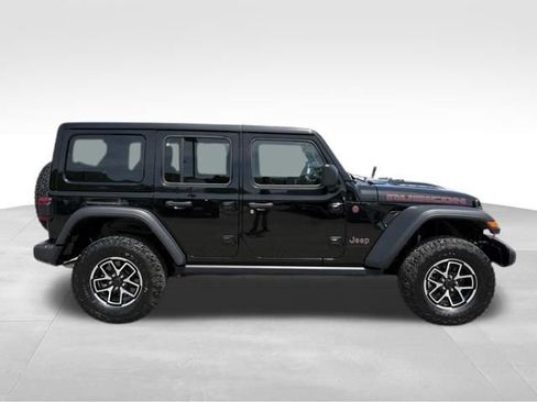 Used 2025 Jeep Wrangler Unlimited Rubicon w/ Convenience Group AWD/4WD image 9