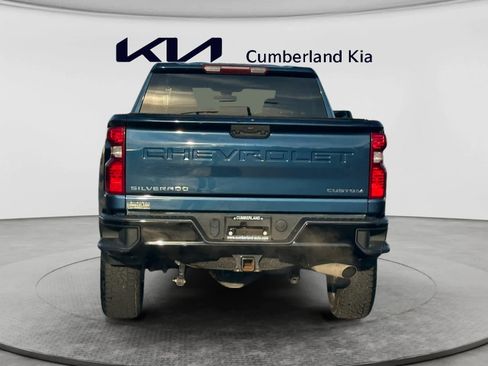 Used 2022 Chevrolet Silverado 2500 Custom w/ Custom Value Package AWD/4WD image 4
