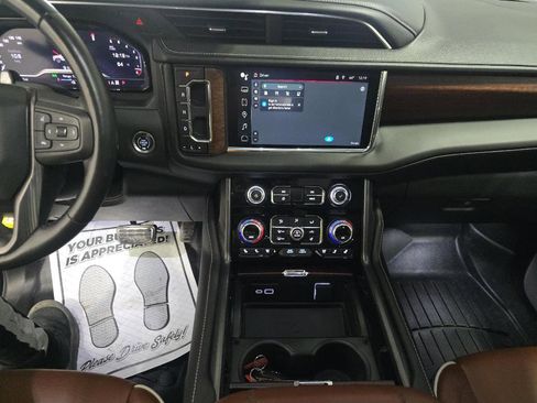 Used 2024 GMC Yukon Denali Ultimate image 11
