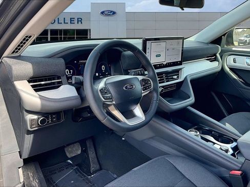 New 2026 Ford Explorer Active AWD/4WD image 8