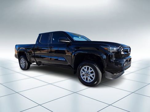 Used 2024 Toyota Tacoma SR5 image 2