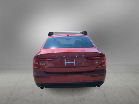 Used 2020 Volvo S60 T6 Momentum image 7