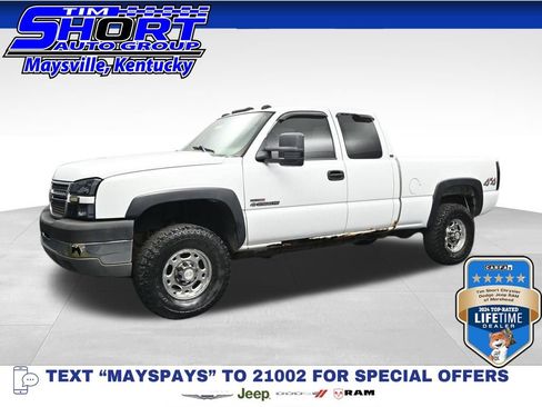 Used 2005 Chevrolet Silverado 2500 W/T w/ Heavy-Duty Power Package AWD/4WD image 1