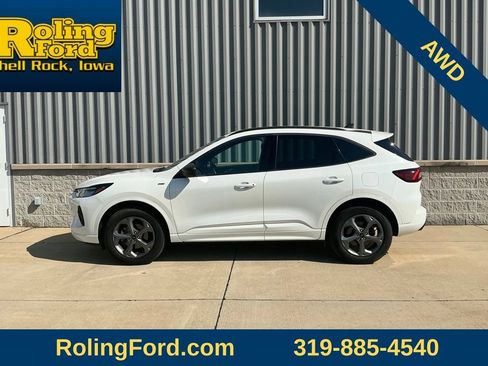 Used 2024 Ford Escape ST-Line w/ Tech Pack #1 AWD/4WD image 2