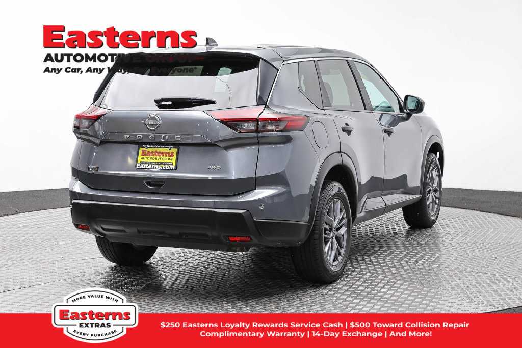Used 2024 Nissan Rogue S AWD/4WD image 5