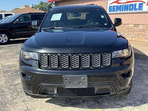 Used 2020 Jeep Grand Cherokee Altitude AWD/4WD image 3