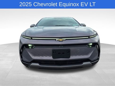 Used 2025 Chevrolet Equinox EV LT image 9