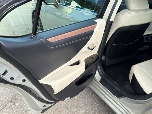 Used 2023 Lexus ES 350 w/ Premium Package image 22
