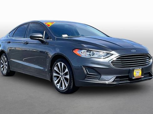 Used 2019 Ford Fusion SE AWD/4WD image 10